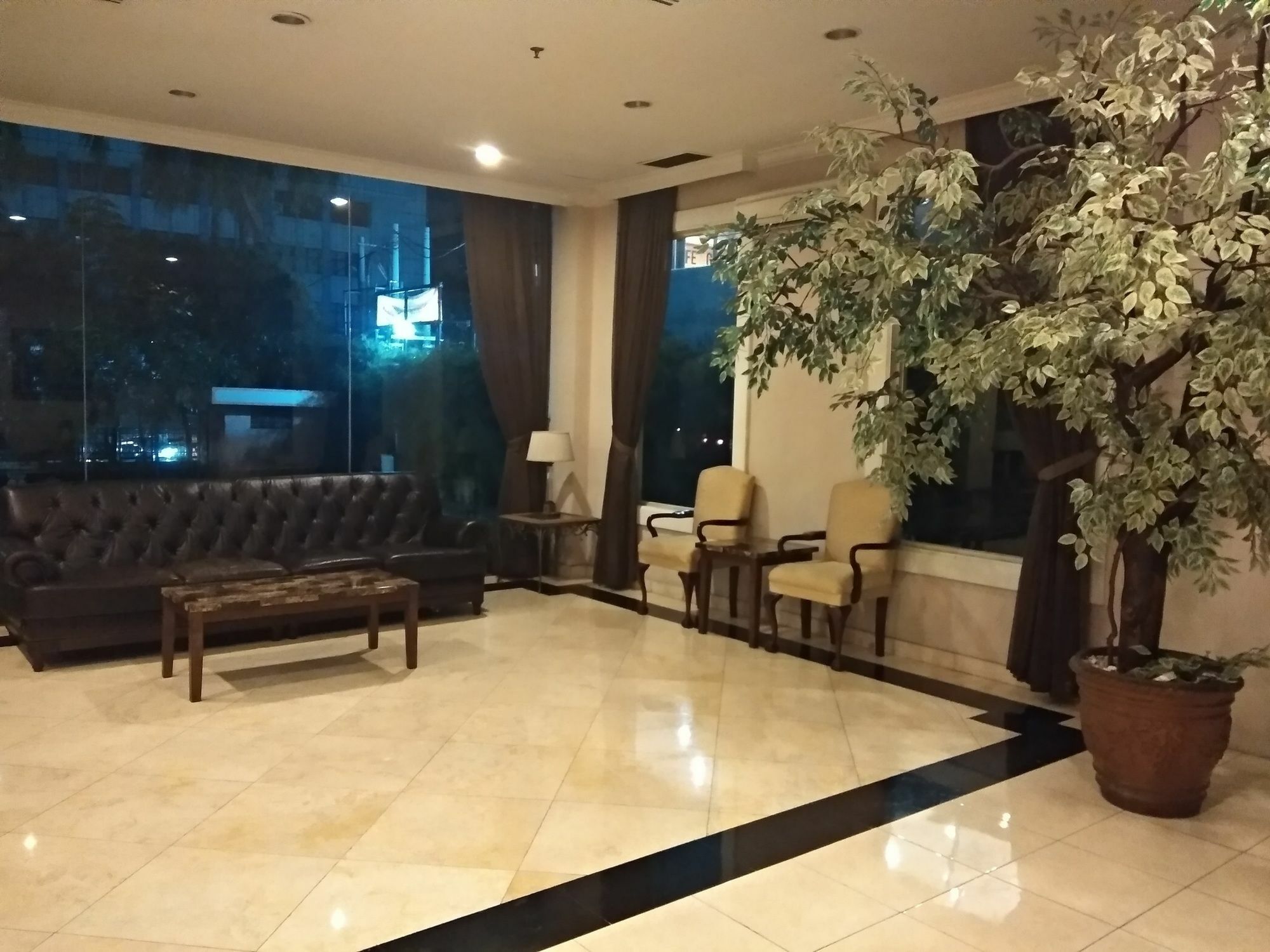 Hotel Bulevar Tanjung Duren Jakarta Exterior foto